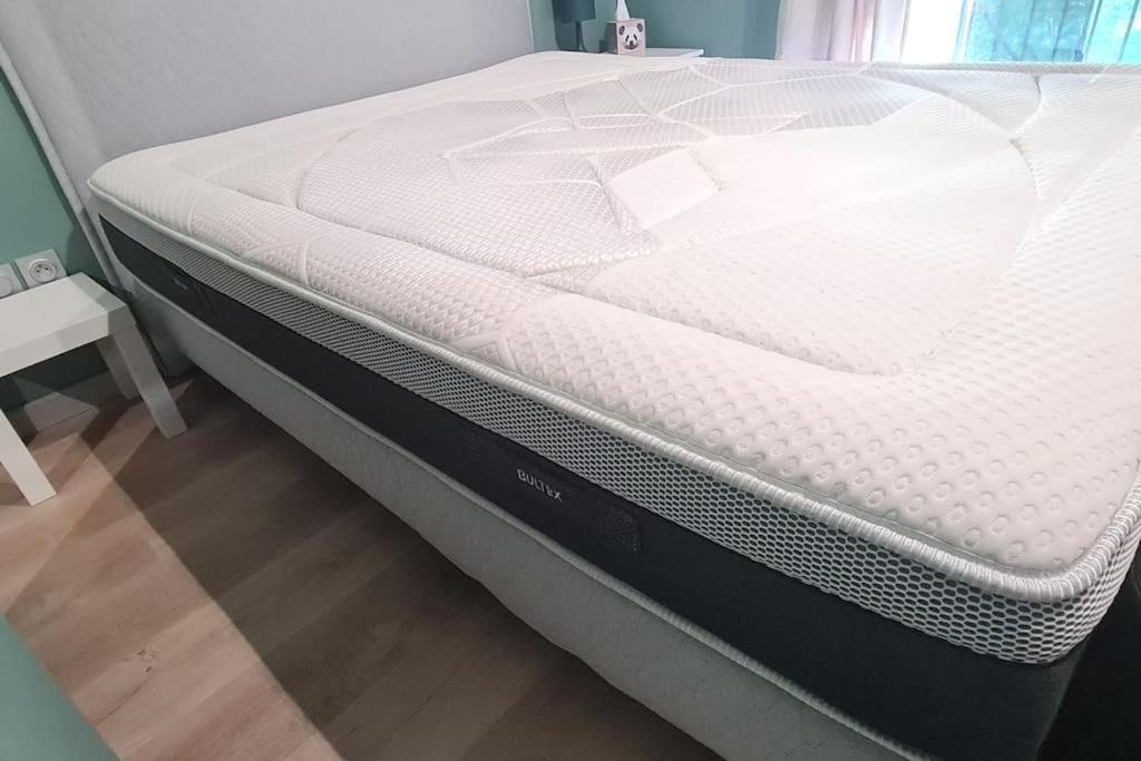 Charmant Logement Avec Jacuzzi Mantes-la-Jolie Dış mekan fotoğraf