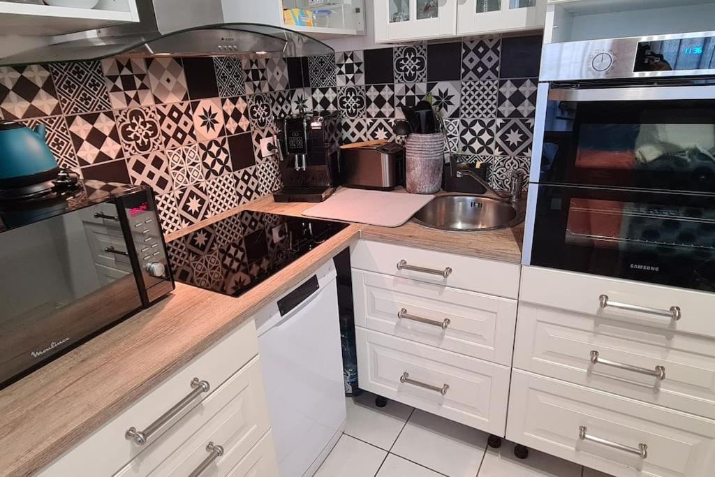 Charmant Logement Avec Jacuzzi Mantes-la-Jolie Dış mekan fotoğraf