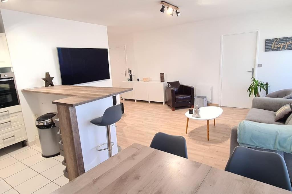 Charmant Logement Avec Jacuzzi Mantes-la-Jolie Dış mekan fotoğraf